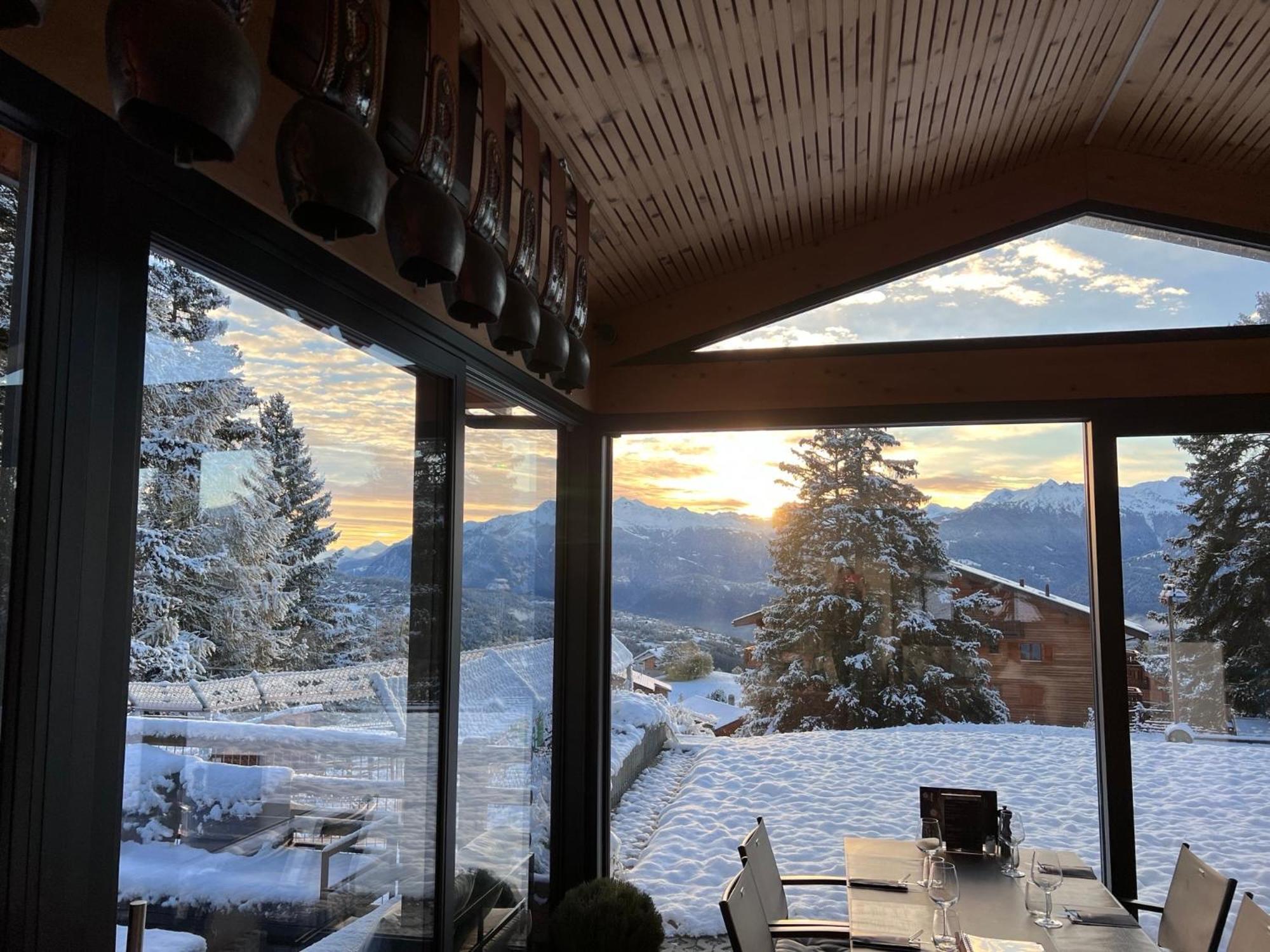 Hotel De Charme La Poste Anzere ภายนอก รูปภาพ